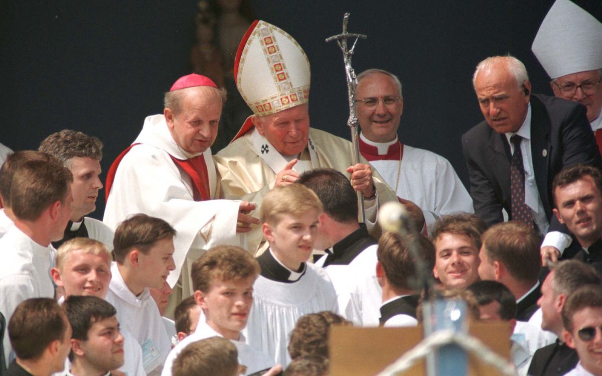 Papież Jan Paweł II i biskup Stanisław Dziwisz