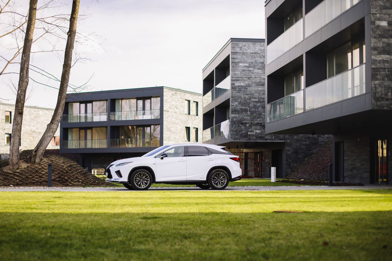 Elegancki, komfortowy i ekologiczny - Lexus RX450h otrzymał w 2019 roku lifting