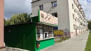 Do słynnej budki przyjeżdżają z różnych stron Polski. To żywa legenda street foodu