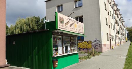 Do słynnej budki przyjeżdżają z różnych stron Polski. To żywa legenda street foodu