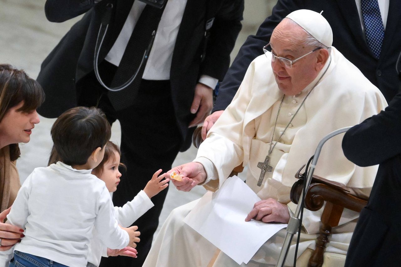 Papst Franziskus unterstützt Familien im Vatikan mit 300 Euro Bonus