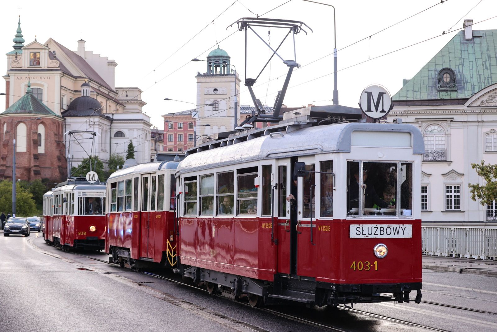 W trakcie Nocy Muzeów w Warszawie można było przejechać się zabytkowym tramwajem