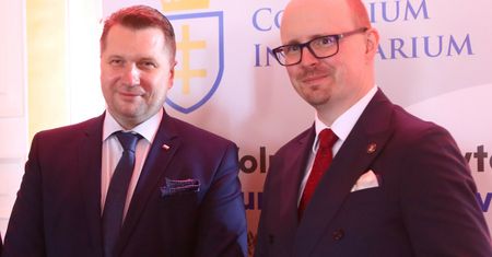 Etyka, prawo, strzelnica. Tak Czarnek łoży pieniądze na uczelnię Ordo Iuris