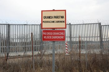 Polacy chcą większej kontroli nad cudzoziemcami. Nowe dane z badania