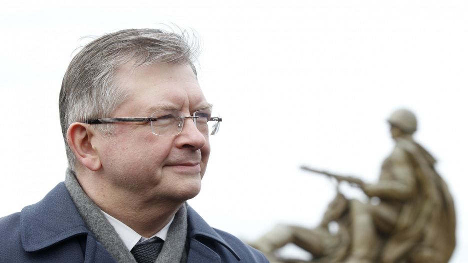 W?odzimierz Czarzasty  i ambasador Rosji Andriejew na Cmentarzu ?o?nierzy Radzieckich23.03.2017 Warszawa Cmentarz Mauzoleum Zolnierzy Radzieckich  Zlozenie wiencow oraz kwiatow przez przewodniczacego SLD Wlodzimierza Czarzastego oraz ambasadora Federacji Rosyjskiej w Polsce Siergieja Andriejewa  n/z  ambasador Federacji Rosyjskiej w Polsce Siergiej Andriejew  fot. Stefan Maszewski/REPORTERStefan Maszewski/REPORTER