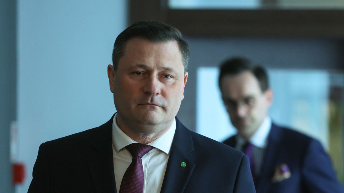 Krzysztof Paszyk
Warszawa, 13.02.2025. Minister rozwoju i technologii Krzysztof Paszyk (L) w drodze na konferencj� prasow� w siedzibie resortu w Warszawie, 13 bm. Tematem spotkania jest prezentacja za�o�e� nowej strategii mieszkaniowej Ministerstwa Rozwoju i Technologii. (sko) PAP/Leszek Szyma�ski
Leszek Szyma�ski
konferencja, minister, Ministerstwa Rozwoju i Technologii, polityka, prasowa, polityk, Polskie Stronnictwo Ludowe, PSL