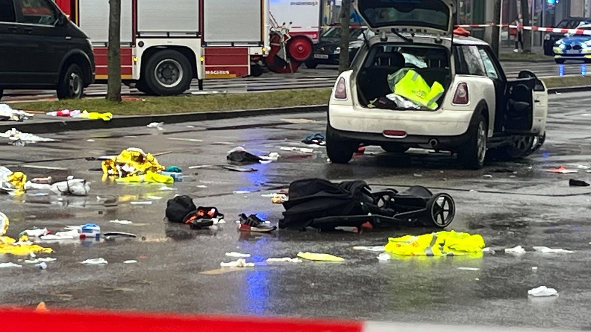 Car driven into group of people in Munich
13 February 2025, Bavaria, Munich: A car near the scene. A vehicle drove into a group of people in Munich city center. As the police announced on Platform X, several people were injured. Photo: Christoph Trost/dpa 
Dostawca: PAP/DPA
Christoph Trost
Emergencies, Bavaria, Germany