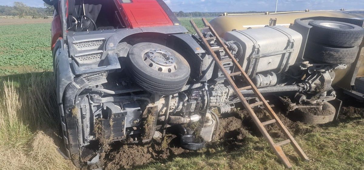 Wywrócona cysterna z gazem zablokowała drogę Kuniów – Kluczbork