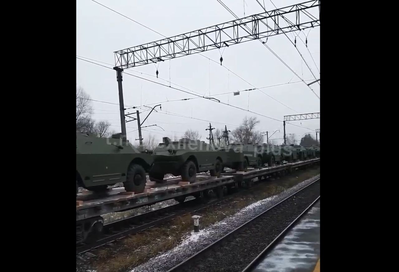 Mówią o pokoju. Tymczasem kolejny rosyjski sprzęt jedzie do Ukrainy