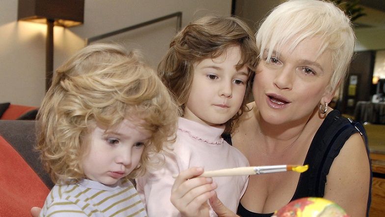 Katarzyna Figura z córkami