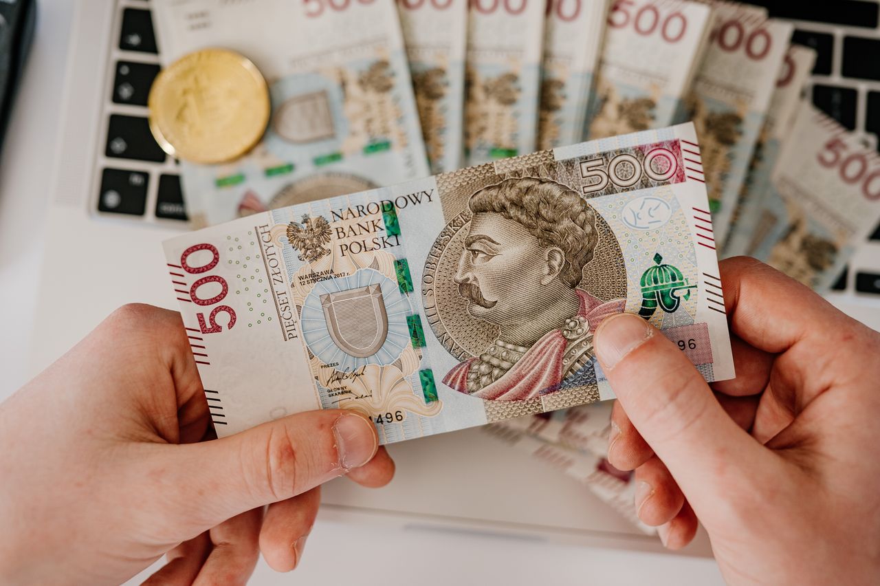 Przyjęła darowiznę w gotówce od matki. Skarbówka nie miała wątpliwości