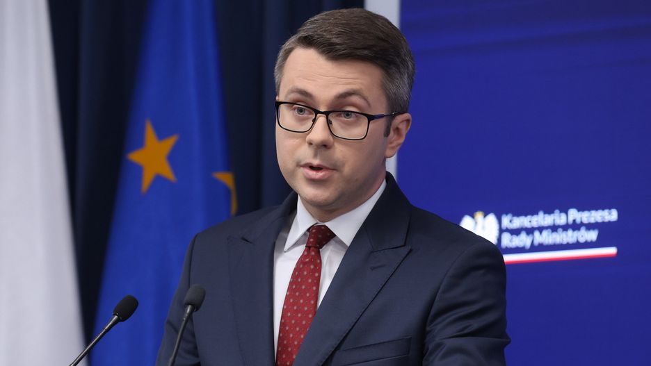 Piotr Mueller
Warszawa, 22.05.2023. Rzecznik rz�du Piotr Mueller podczas konferencji prasowej w siedzibie KPRM w Warszawie, 22 bm. (jm) PAP/Rafa� Guz
Rafa� Guz
briefing, dla medi�w, kancelaria, Kancelaria Prezesa Rady Ministr�w, konferencja, KPRM, odpowiedzi, Piotr Mueller, Piotr Muller, polityk, portret, prasowa, prasowy