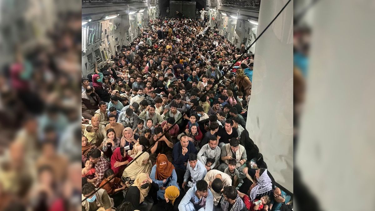 Afganistan: Ludzie w samolocie z Kabulu byli upchani jeden przy drugim 1