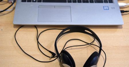 Pandemia pokazała braki. Tyle domów nie ma dostępu do internetu!