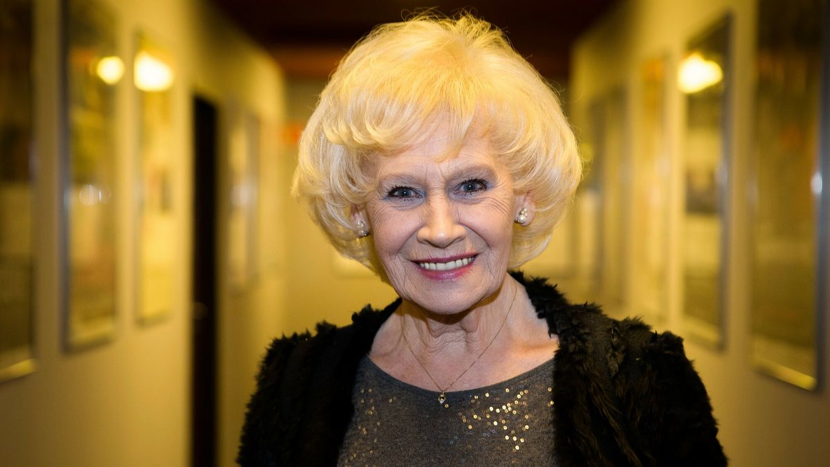 Spotkanie autorskie z Andrzejem Fidykiem w kinie Atlanticfot. Michal Wozniak/East News  Warszawa  25.01.2017  Spotkanie autorskie z Andrzejem Fidykiem w kinie Atlantic  n/z: Krystyna LoskaMICHAL WOZNIAK