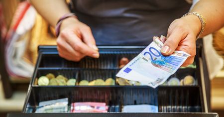 Chorwacja przyjęła walutę euro. Co z cenami? Polka opowiada, co zrobiły sieci handlowe