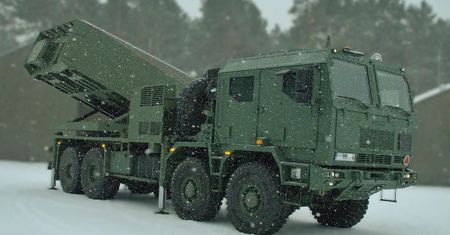 Ma 15,6-litrowego diesla. Nowa ciężarówka z Polski zasili wojsko
