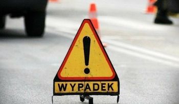 Dwa pojazdy w ogniu, nie żyje motocyklista. Dramat na drodze w podsanockiej Woli Michowej