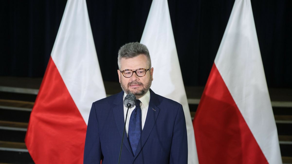 Katastrofa F-16 w czasie pr�b do Air Show w Radomiu
Fot. Wojciech Olkusnik/East News, 29.08.2025. Sytuacja na miejscu katastrofy mysliwca F-16 w Radomiu. W trakcie treningu przygotowawczego do pokazow Air Show w Radomiu 28 bm. doszlo do wypadku lotniczego z udzia?em samolotu F-16 z 31 Bazy Lotnictwa Taktycznego. Zginal pilot major Maciej Slab Krakowian.
Wojciech Olkusnik