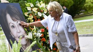 Dorota Stalińska spóźniła się na pogrzeb Cembrzyńskiej. Tak się tłumaczyła