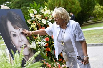 Dorota Stalińska spóźniła się na pogrzeb Cembrzyńskiej. Tak się tłumaczyła