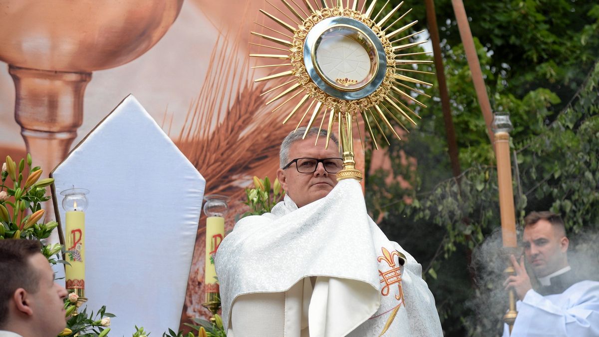 Dyspensy udzielił m.in. bp. Wiesław Śmigiel