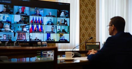 Konferencja ws. obostrzeń. Koniec z regionalizacją. Wiemy, co z weselami
