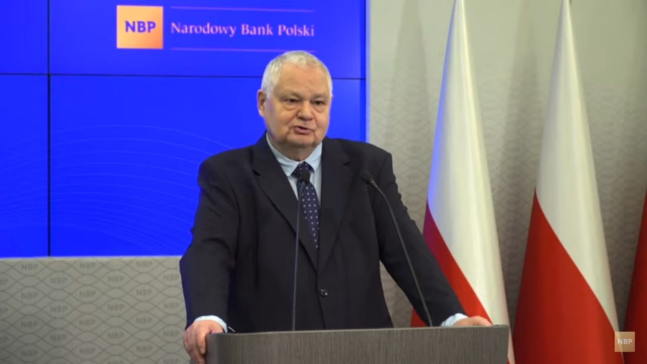 Adam Glapiński, prezes NBP. Narodowy Bank Polski chce na poziomie ustawy zagwarantować obowiązek akceptowania płatności gotówką. 