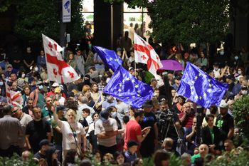 Gruzja: pogłębia się kryzys. Rząd chce zdelegalizować opozycję