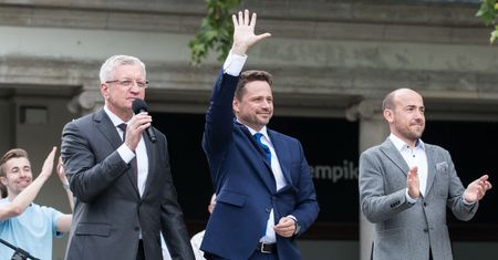 Najnowszy sondaż prezydencki dla WP. Wybory do ostatniej sekundy. Rafał Trzaskowski goni Andrzeja Dudę