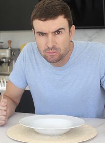 Drama o kotlety. "Zazdroszczę chłopa, który potrafi zjeść dwa dni z rzędu to samo"