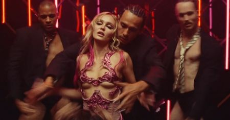"Idol" HBO Max. Widzowie czują ściemę? Spadają ubrania i wyniki oglądalności