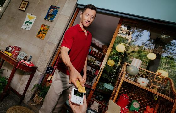 Ruszyła kampania Banku Pekao "Ciekawi świata. Mobilni w życiu". Jej twarzą jest Robert Lewandowski