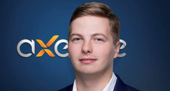 Jacek Konrad Dąbrowski: z Sarota PR do Axence