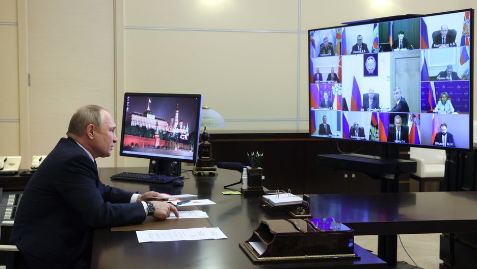 Russian President Vladimir Putin chairs a meeting with members of Russia's Security Council via teleconference call at the Novo-Ogaryovo state residence outside Moscow, Russia, 20 May 2022. EPA/MIKHAIL METZEL / KREMLIN POOL / SPUTNIK MANDATORY CREDIT Dostawca: PAP/EPA.