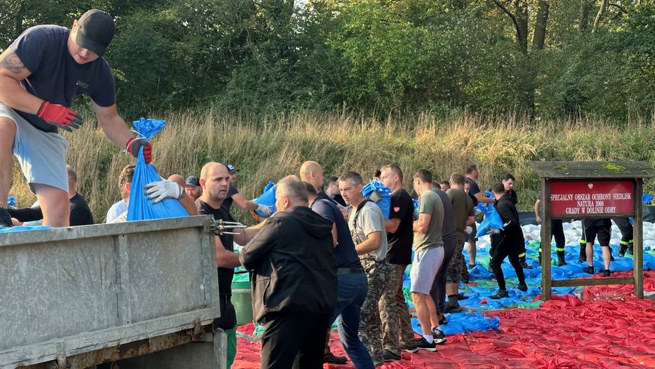 Przez Jelcz-Laskowice przechodzi fala powodziowa