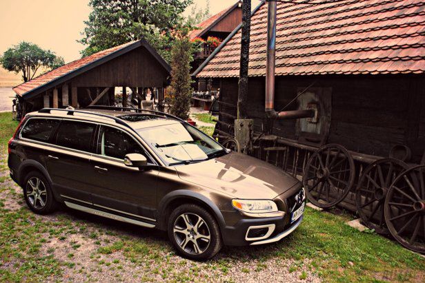 Volvo XC70 D5 2,4D AWD Summum - szorstka męska przyjaźń [test autokult.pl]