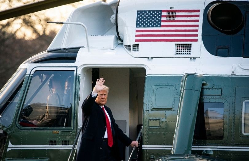 Donald i Melania Trumpowie żegnają się z Białym Domem