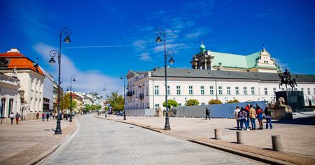 Warszawa. Nowy Świat i Krakowskie Przedmieście w weekendy deptakiem. Autobusy zmienią trasy