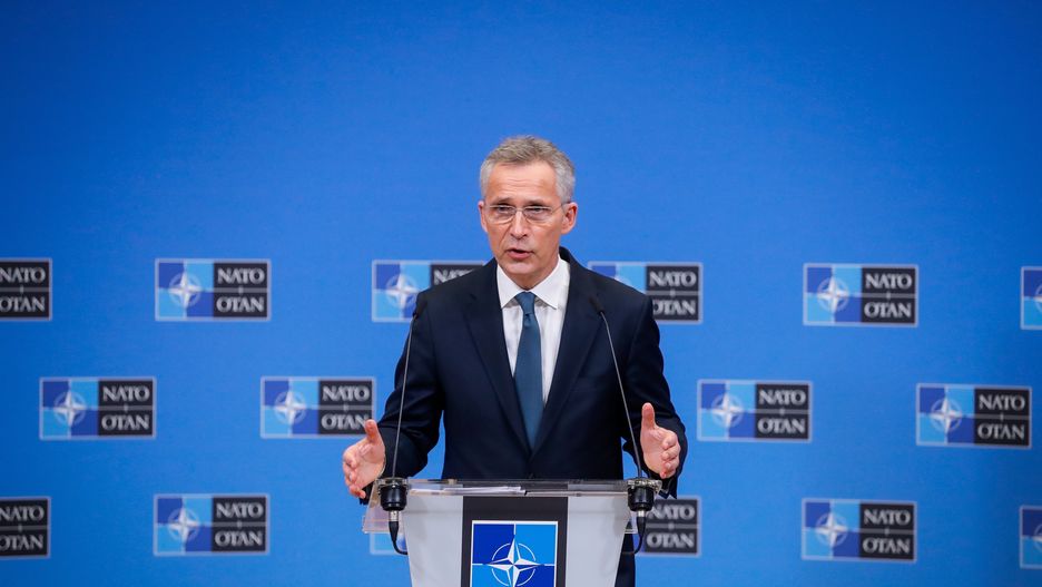 epa09766009 NATO Secretary General Jens Stoltenberg gives a press conference at the end of a two days meeting of NATO Ministers of Defence at the NATO headquarters in Brussels, Belgium, 17 February 2022.  EPA/STEPHANIE LECOCQ Dostawca: PAP/EPA.