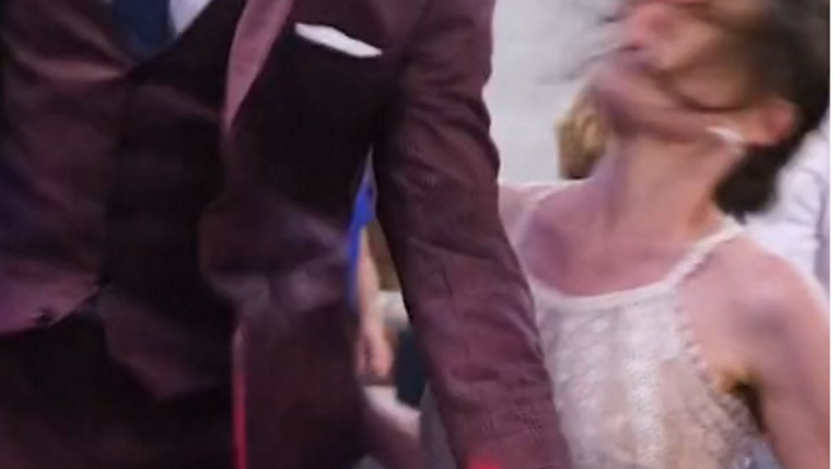 Kadr z polskiego wesela. 