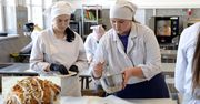 Grudziądz: Uczniowie "Gastronomika" upiekli rogale świętomarcińskie