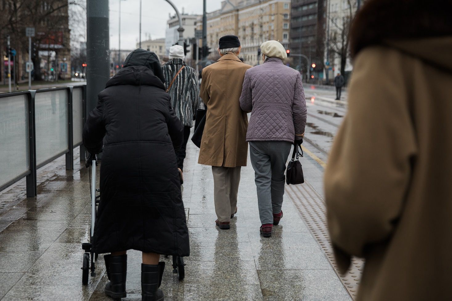 Ruszają wypłaty czternastych emerytur. Ile dostaną seniorzy?