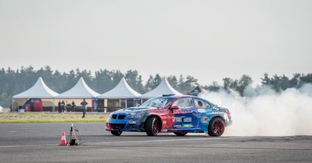 231,66 km/h w poślizgu! Bartosz Ostałowski ustanowił nowy Rekord Guinnessa
