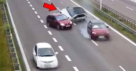 Koszmarny moment wypadku na S12. Kamery nagrały dachowanie
