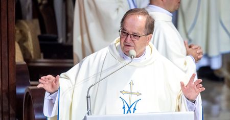 Andrzej Dera o słowach Tadeusza Rydzyka: "Trudno nazwać biskupa męczennikiem"