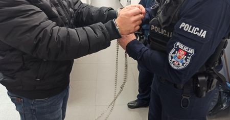 Kierowca przekroczył prędkość. Pasażer trafi za kratki