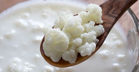 Sprawdź, co możesz zyskać, pijąc kefir