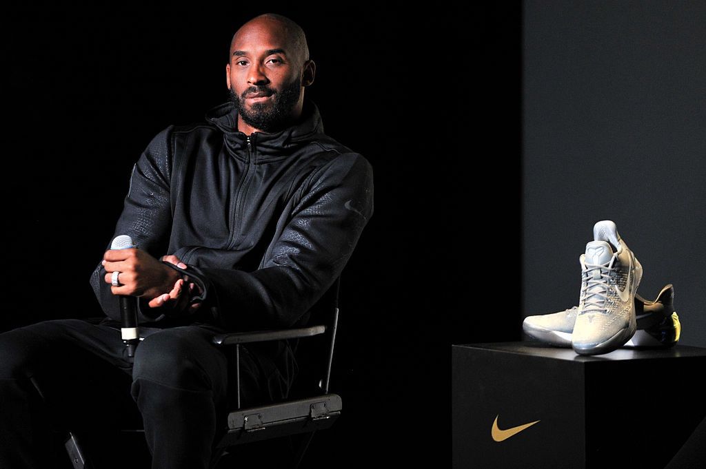 Kobe Bryant podczas premiery swoich sygnowanych butów w 2016 roku