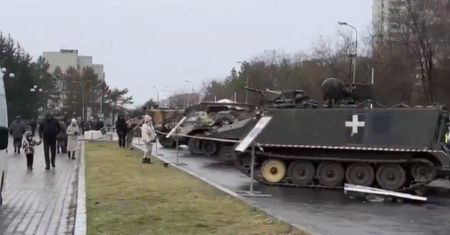 Tragedia podczas wystawy sprzętu wojskowego. Nie żyje czteroletni chłopiec
